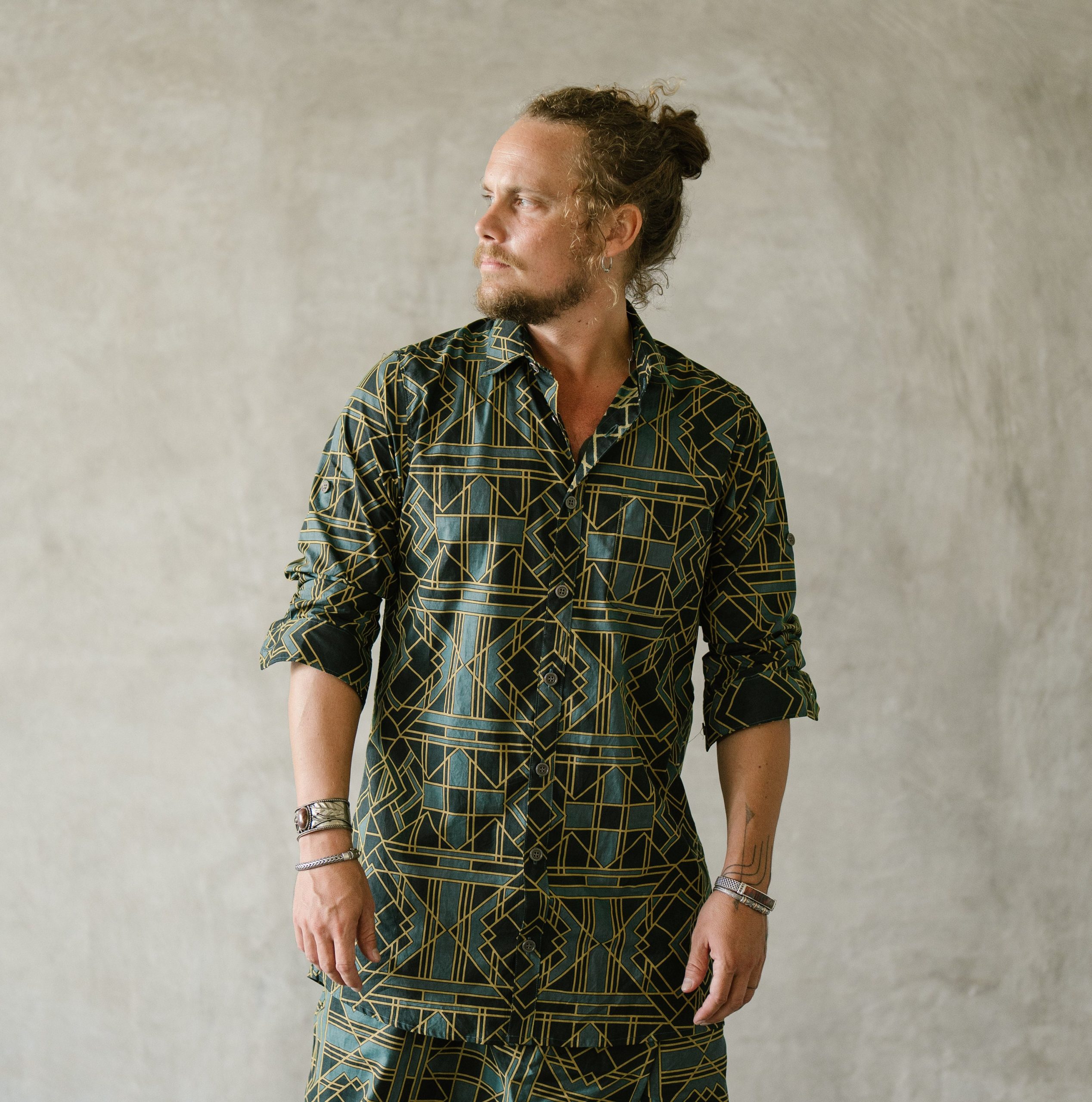 Geometric Print Cotton Buttonup Shirt: Green Boho Festival Geometric Print Cotton Buttonup Shirt: Green Boho Festival